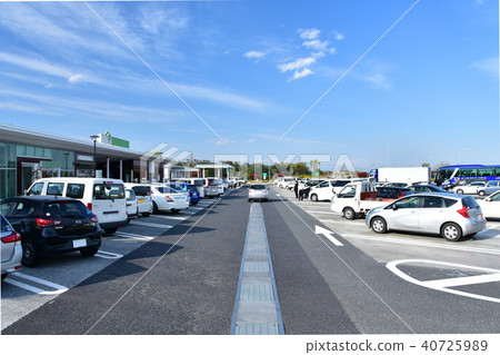 Parking area of highway 40725989