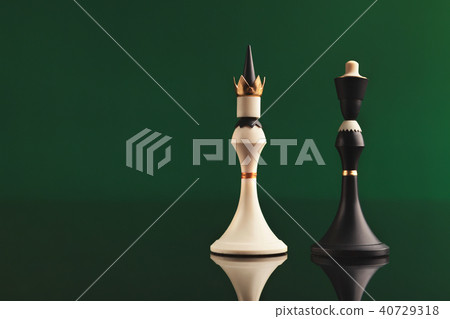 Pair of king chess pieces confronted as opposites Pair of king chess pieces confronted as opposites 40729318