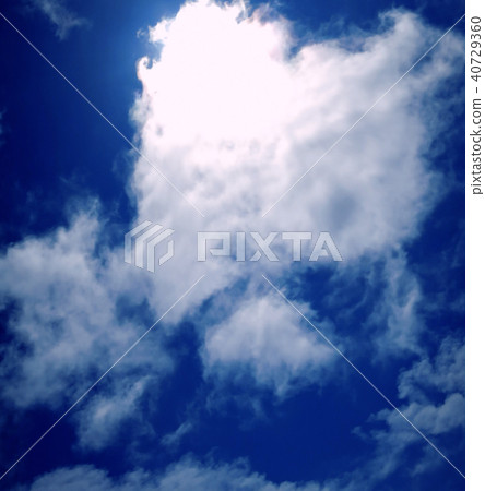 Heart cloud and blue sky 40729360