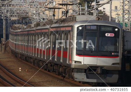 [TY] Tokyu Toyoko Line 5050 series (8 cars) 40731935