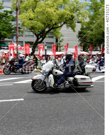 一輛摩托車 一輛摩托車 40733173