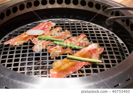 Grilled barbecue shop 40733493