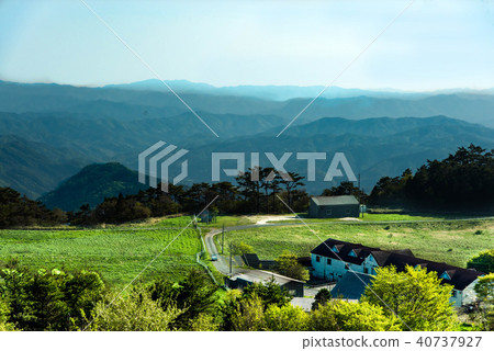 傳播草甸和山脈 40737927