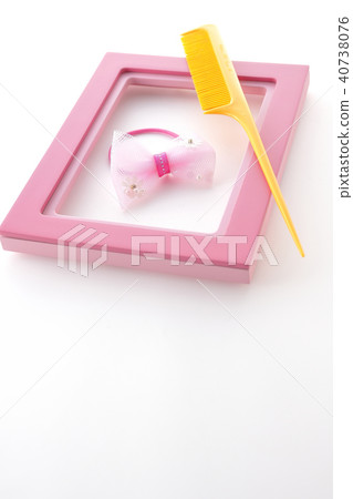 頭髮橡膠和梳子 40738076