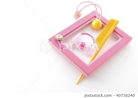 Hair rubber, hairpins and comb 40738240