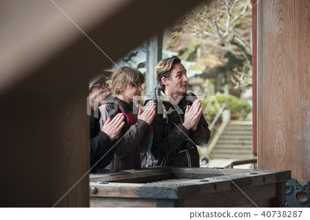 外國人參觀寺廟 40738287