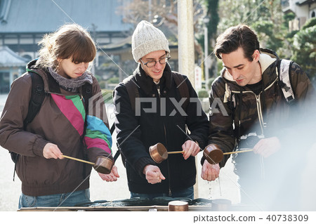 Foreigner sightseeing temple Foreigner sightseeing temple 40738309