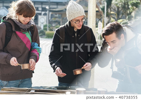 Foreigner sightseeing temple Foreigner sightseeing temple 40738355
