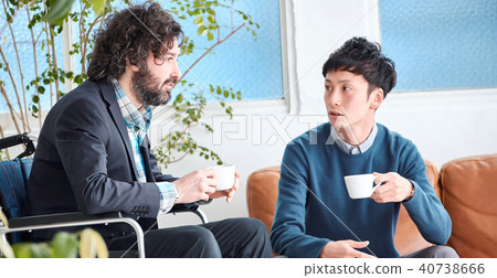 坐輪椅的人 40738666