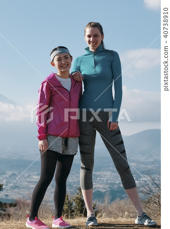 Fujisan外國女性健身畫象 40738910