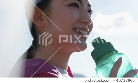 Women sports hydration 40738966