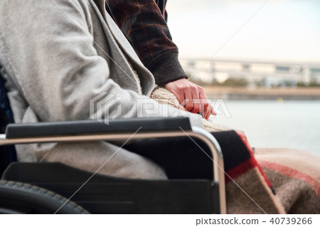 Wheelchair women and men 40739266