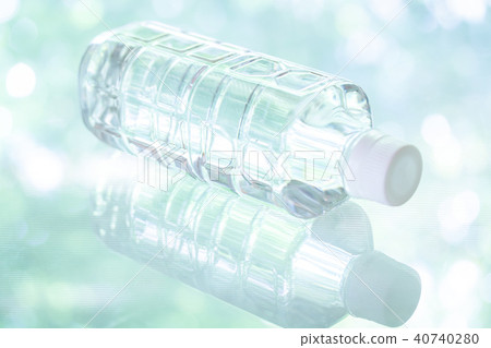 PET bottle water 40740280