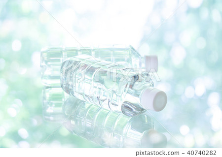 PET bottle water 40740282