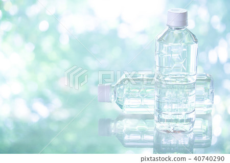 PET bottle water 40740290