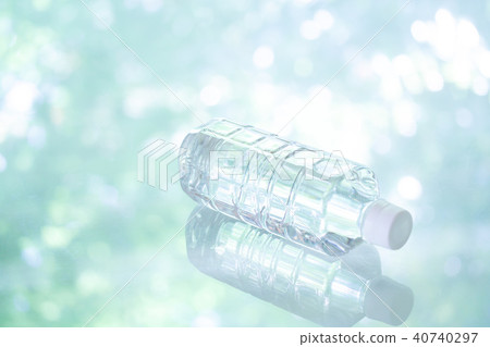 PET bottle water 40740297