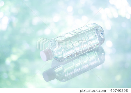 PET bottle water 40740298