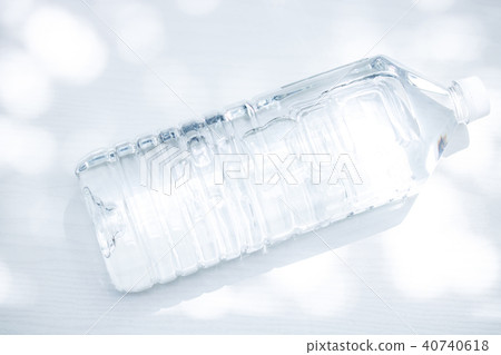 PET bottle water PET bottle water 40740618