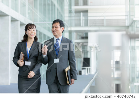 男性員工和女性員工商務人士商務場景辦公場景 40740742
