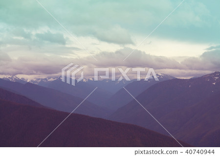 Mountains Mountains 40740944