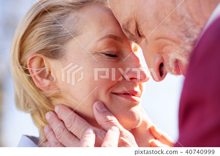 Portrait of a happy nice couple 40740999