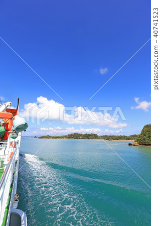 Beautiful Okinawa sea and summer sky Beautiful Okinawa sea and summer sky 40741523