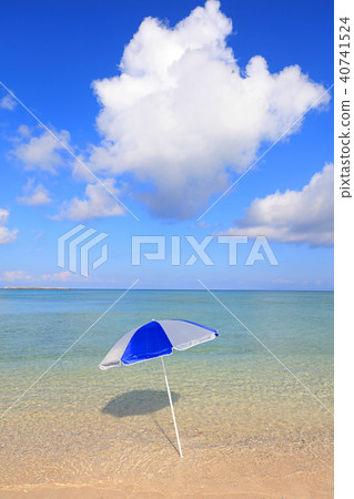 Landscape with Tropical Okinawa umbrella Landscape with Tropical Okinawa umbrella 40741524