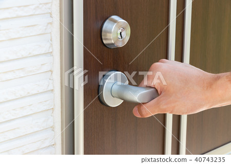 Entrance door opening / closing key lock / unlock 40743235