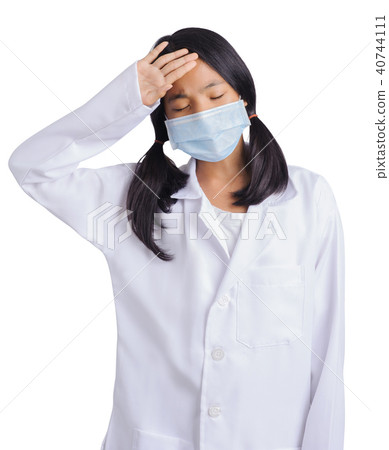 young girl sick with mask and wearing Doctor suite 40744111