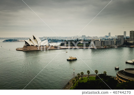 Sydney city center and Opera House, Australia Sydney city center and Opera House, Australia 40744270