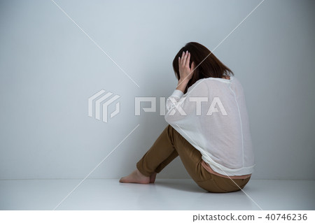 A despairing woman A despairing woman 40746236