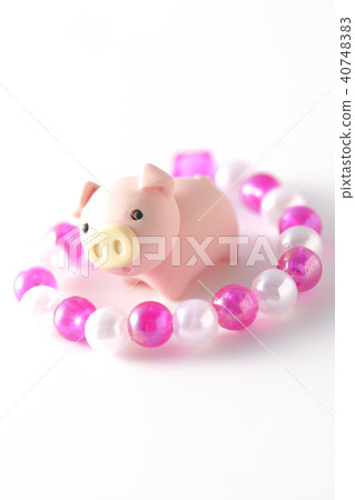 Proverbs - Pearls on pigs ~ Proverbs - Pearls on pigs ~ 40748383