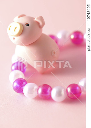 Proverbs - Pearls on pigs ~ Proverbs - Pearls on pigs ~ 40748405
