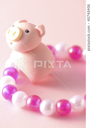 Proverbs - Pearls on pigs ~ 40748406