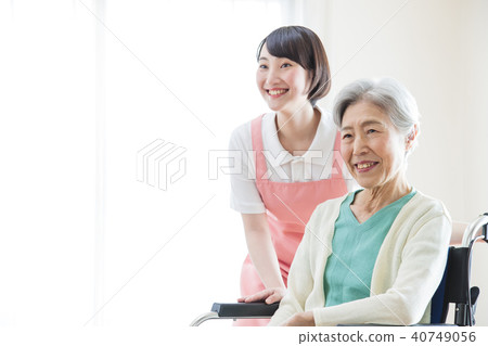 Nursing care senior female helper caregiver 40749056