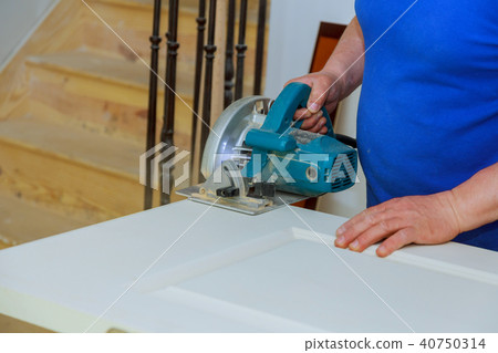 circular saw for cutting wood door 40750314