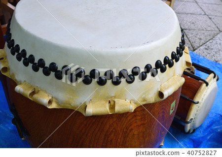 Japanese drum  40752827