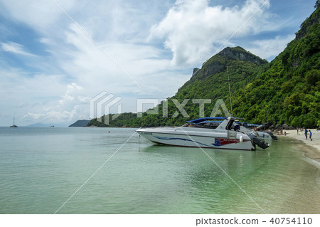 Landscape of speed boat in Mu Ko Ang Thong 40754110