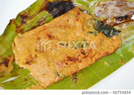 grilled flower crab with curry paste grilled flower crab with curry paste 40754954
