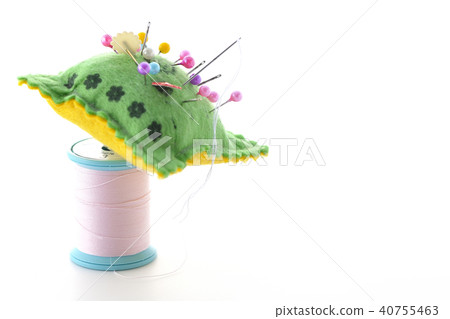 Pin cushion and sewing thread Pin cushion and sewing thread 40755463