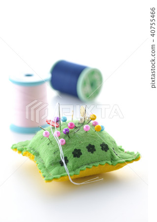 Pin cushion and sewing thread 40755466