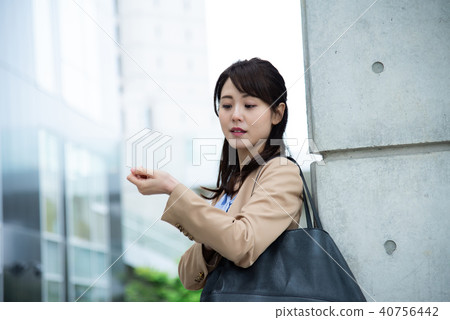 女商人雨 女商人雨 40756442