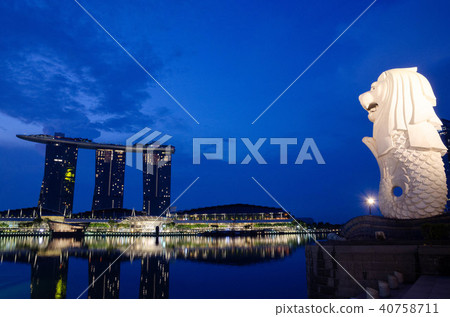 Merlion at dawn (Singapore) Merlion at dawn (Singapore) 40758711
