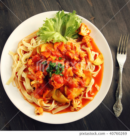 Tagliolini pasta with vegetables. Close up. Vegan. 40760269