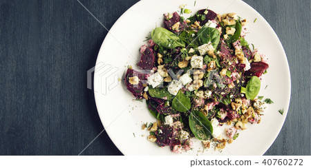 Baby spinach salad. Vegetarian. European cuisine. 40760272
