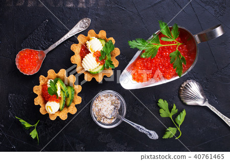tartalets, butter and salmon caviar 40761465