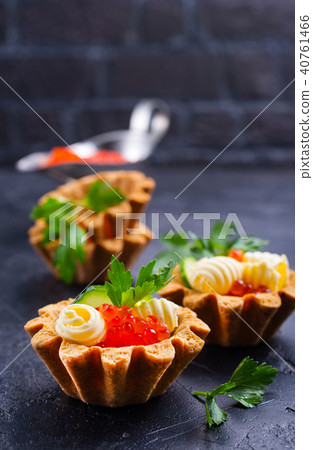 tartalets, butter and salmon caviar 40761466