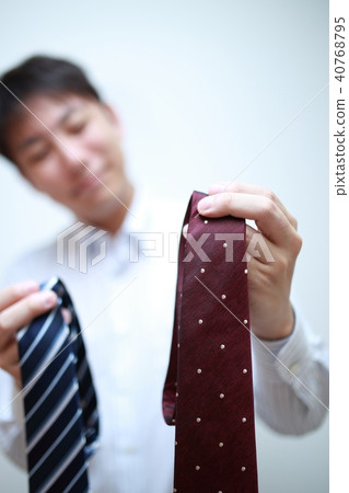 Choose a necktie (company employee papa father commute commuting dress preparation shirt suit business work) Choose a necktie (company employee papa father commute commuting dress preparation shirt suit business work) 40768795