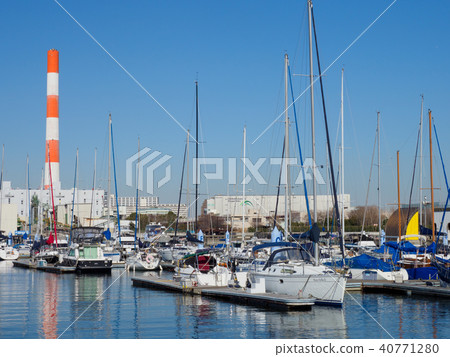 Dream Island Marina 40771280