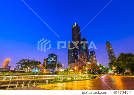 Night view of Kaohsiung 85 building Night view of Kaohsiung 85 building 40773404